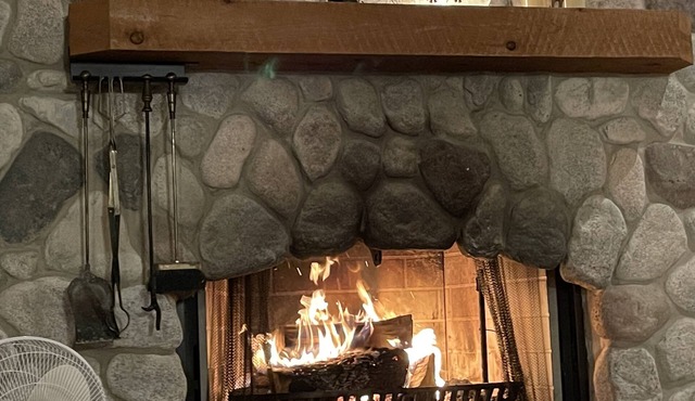 LakEllen Cottages Main Guesthouse on Lake Ellen