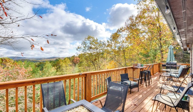 Lakemont Mountain Cabin w/Game Room & Hot Tub!