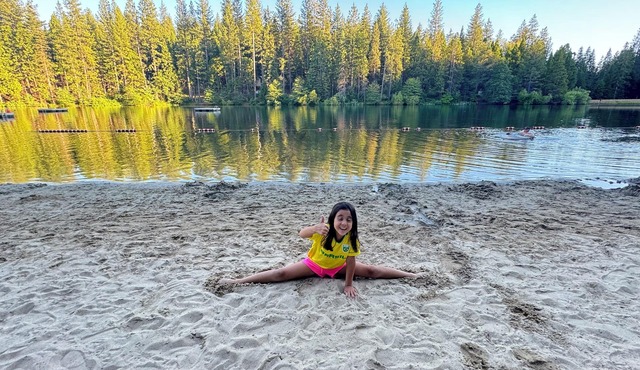 LakeMont Pines Cozy 3-bedroom cabin in Arnold with AC, WiFi, Pool Table and More