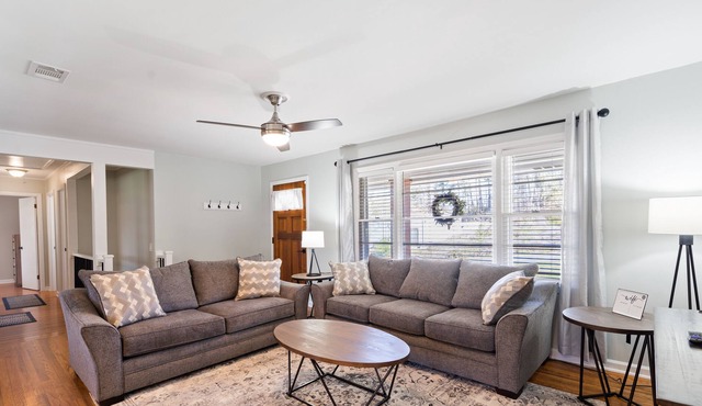 Lakepoint Bunk House, 1 Mile from Lakepoint Sports