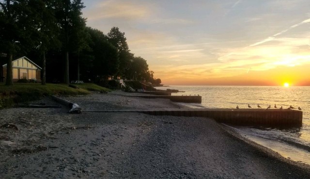 LakePointe Shores #3 ~ 200 Feet Of Private Beach!