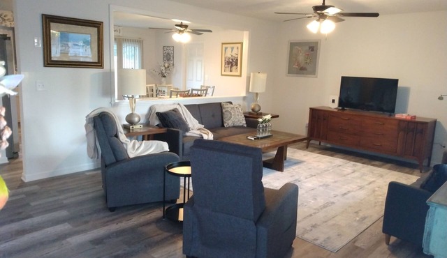 Lakes, Golf, Waterfront dining, Beaches, King bed, Included kayak, SUP, Pingpong