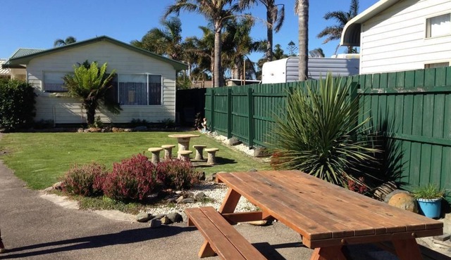 Lakes Jakaranda Holiday Units