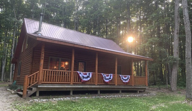 Lakes of the North Cabin near trails - Access to Clubhouse with Pool and Hot Tub
