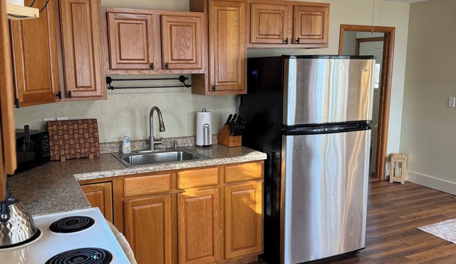Lakeshore Cottage in charming Moose Lake, close to many amenities.