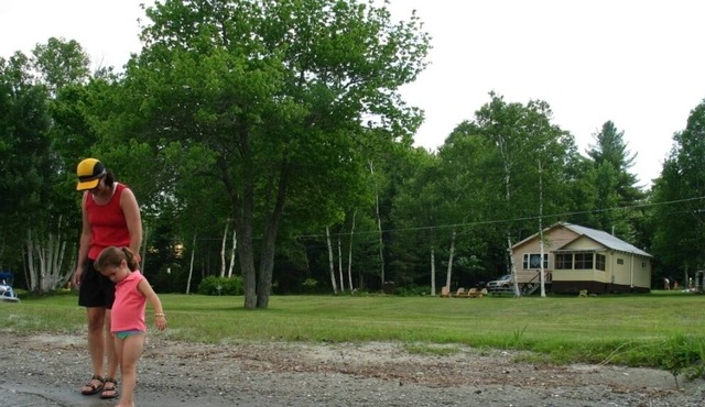 Lakeshore Cottages - Comfortable beachfront cabins on the shores of Moosehead L