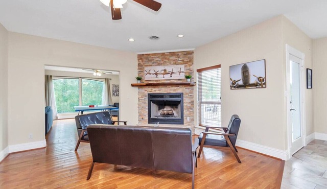 Lakeshore Escape with Breathtaking View