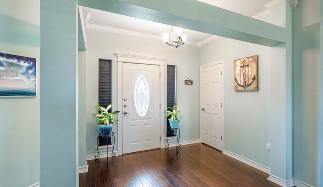 Lakeshore Hideaway - Charming 4BD Heartbeat Away from Lake Nasworthy & Airport