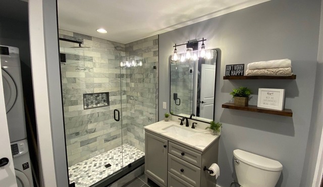 Lakeshore Living- studio apartment