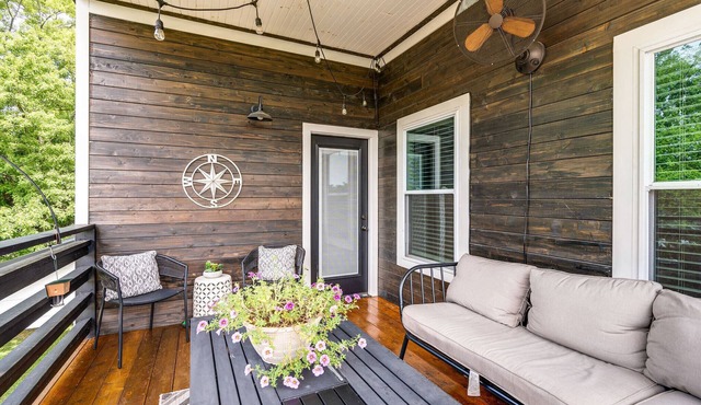 Lakeshore Luxury | Sleeps 20 on Cumberland River!