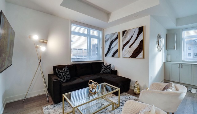 LAKESHORE Port Credit Is One Of The Few Truly Walk Able area In Mississauga.