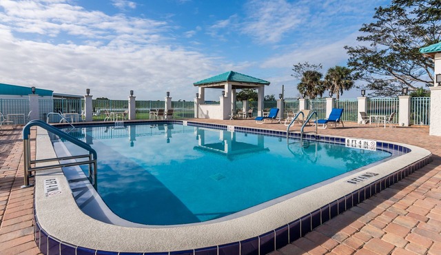 Lakeshore Resort and Marina