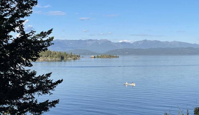 Lakeshore Retreat on Wonderful Flathead Lake!