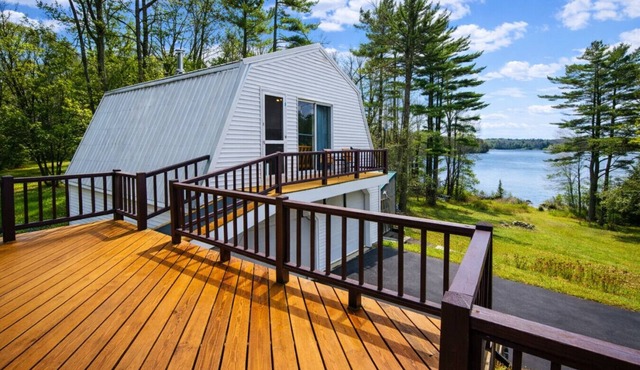 Lakeshore Retreat *Waterfront*Pet Friendly*ATV Access