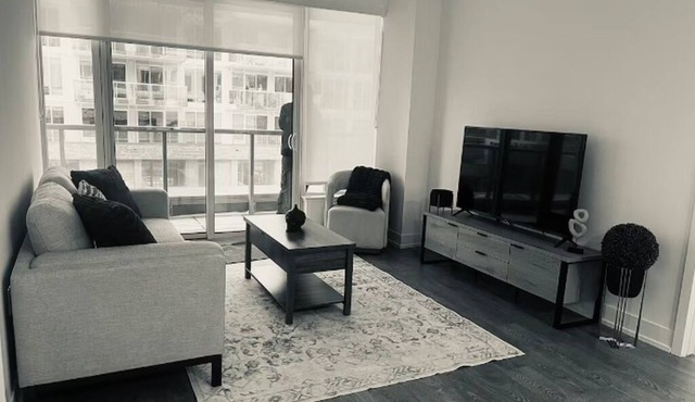 Lakeside 2 BR New Condo at Friday Harbour | 1hr from GTA