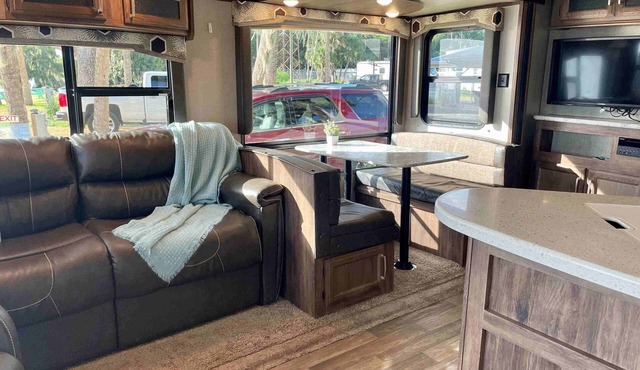 Lakeside 26' Cougar Fifth Wheel on Lake George
