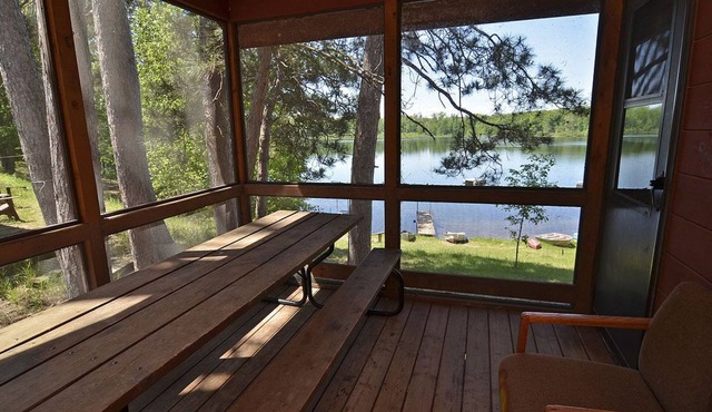 Lakeside 3 Bedroom with loft at Delta Lodge - 1 of 12 cabins. Host since 1990.