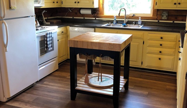 Lakeside 4-bedroom. 6 minutes to Potsdam.