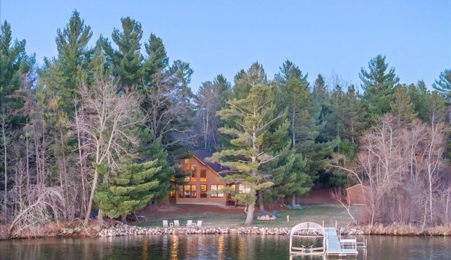 Lakeside 7 Acre Cabin by Nisswa! Private Tennis Court and 200+ ft Sandy Shore!