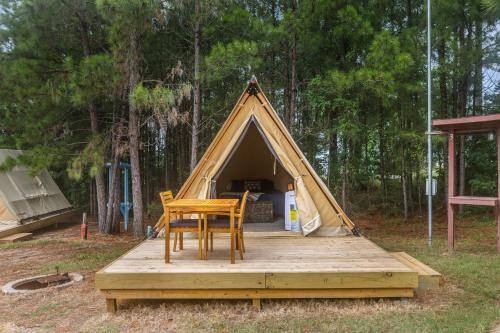 Lakeside A-Frame Waterfront Stay Lake Views