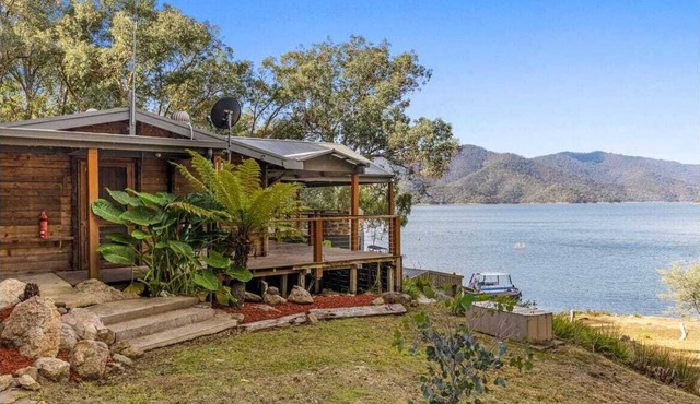 Lakeside Abode at Taylor Bay | Lake Eildon