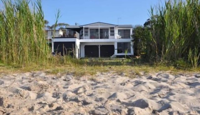 Lakeside - Absolute Waterfront