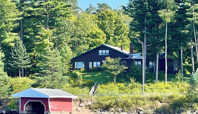 Lakeside Adirondack Lodge