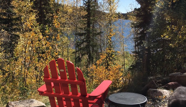 Lakeside Adventurer's Cabin