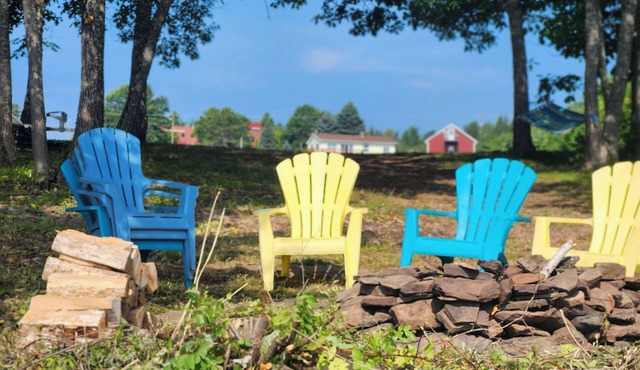 Lakeside bungalow retreat in Cambridge Narrows, NB