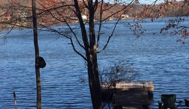 Lakeside Bungalow is located in the Pocono Mountains.