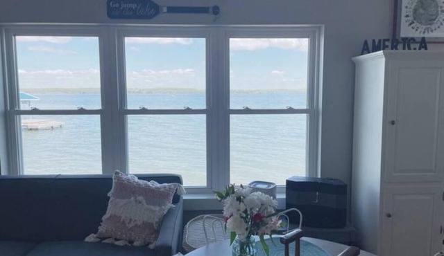 Lakeside Bunkhouse on Seneca Lake