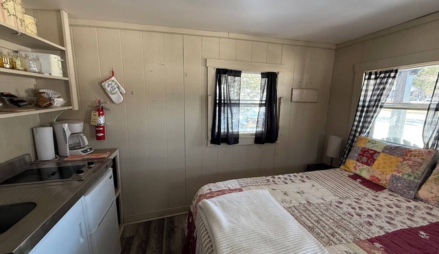 Lakeside Cabin 1 with Kitchen