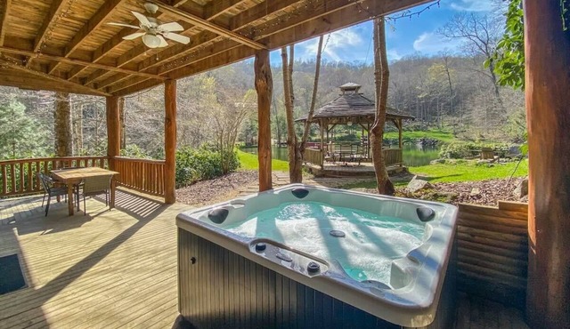 Lakeside Cabin - 2 Fireplaces-Hot Tub~Sauna~Games