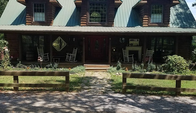 Lakeside Cabin, Fishing, Golf/Hiking Nearby, Canoe & Kayaks Onsite, Pet Friendly