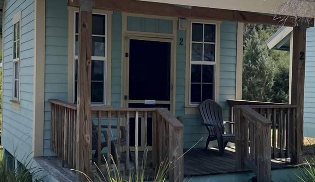 Lakeside Cabin for a Glamping Getaway near Tampa, Florida