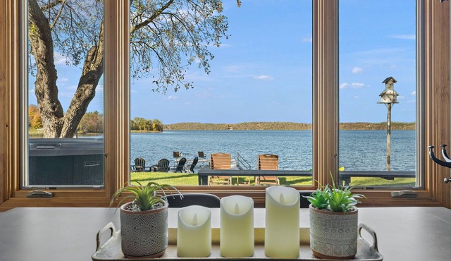 Lakeside Cabin+Hot Tub+Provided Firewood