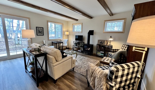 Lakeside cabin near Itasca, Heartland bike trail, ATV trails, golf courses