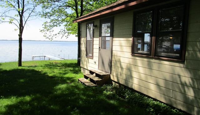 Lakeside Cabin on Beautiful Green Lake