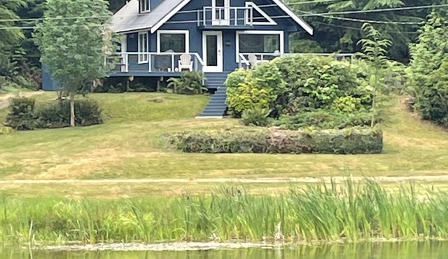 Lakeside Cabin on Lummi Island