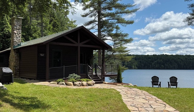Lakeside Cabin Retreat on Lake Clear