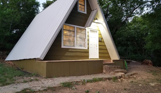 Lakeside Cabin #4