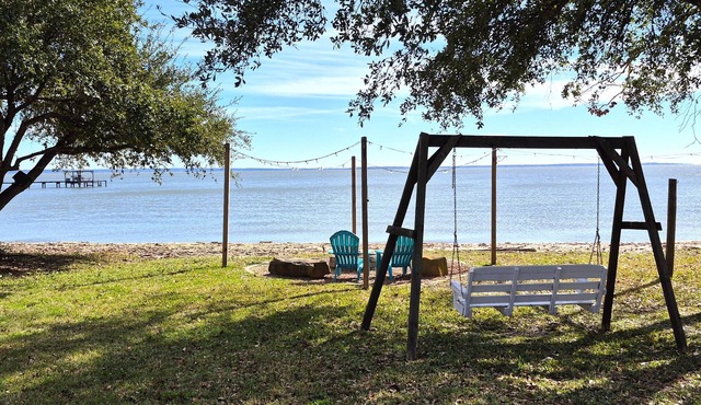 Lakeside Cabin With Your Own Personal Sandy Beach and Expansive Lake View
