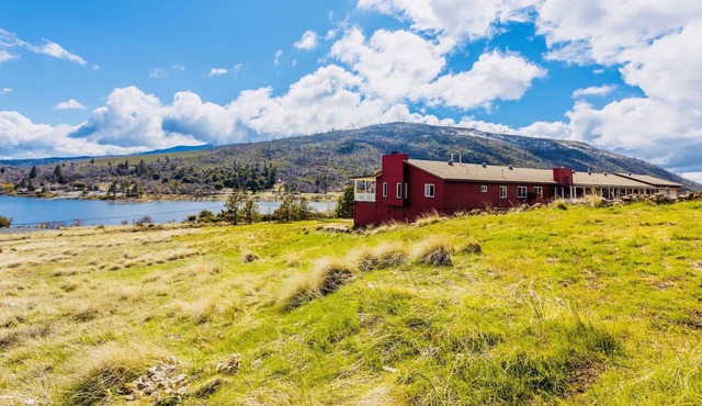 Lakeside California Jewel 10 Bedroom Luxury Spa Retreat
