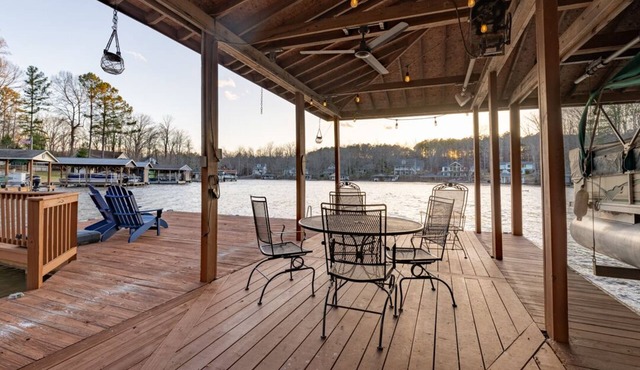 Lakeside Camp | Peaceful & Private Retreat | Spectacular Views