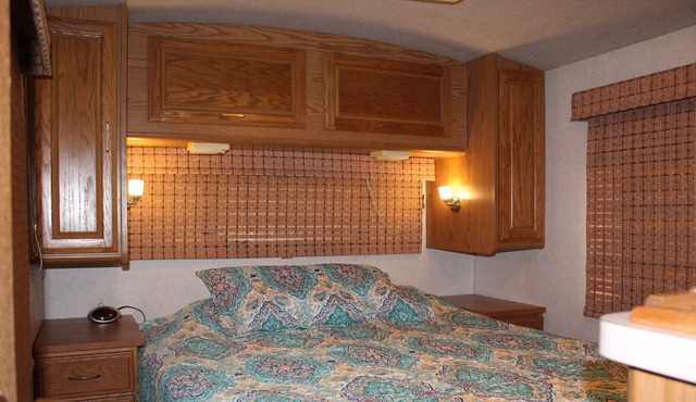 Lakeside Camper Glamping