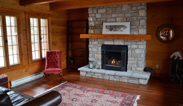 Lakeside Canadian Log Cabin