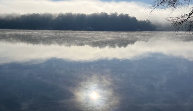 Lakeside Chalet on Beautiful Gantt Lake!