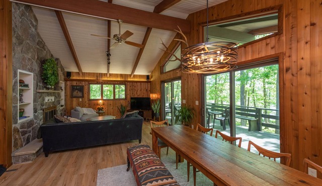 Lakeside Charm w/Fire Pit & Private Dock