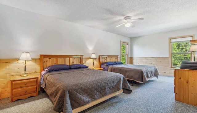 Lakeside Condo #18 4BR 4BA Timberlane Resort