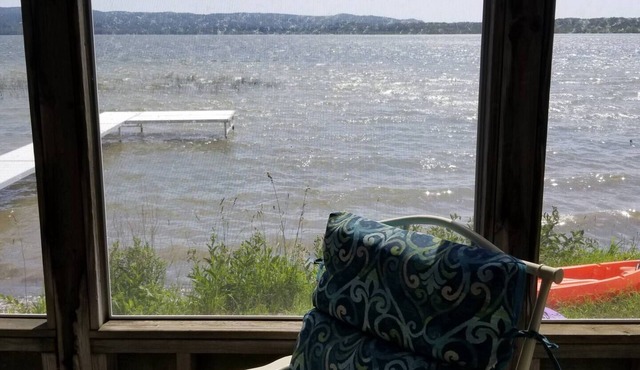 Lakeside Cottage #2, Waterfront on Upper Herring Lake, AC, Kayaks, SUPs, Rowboat
